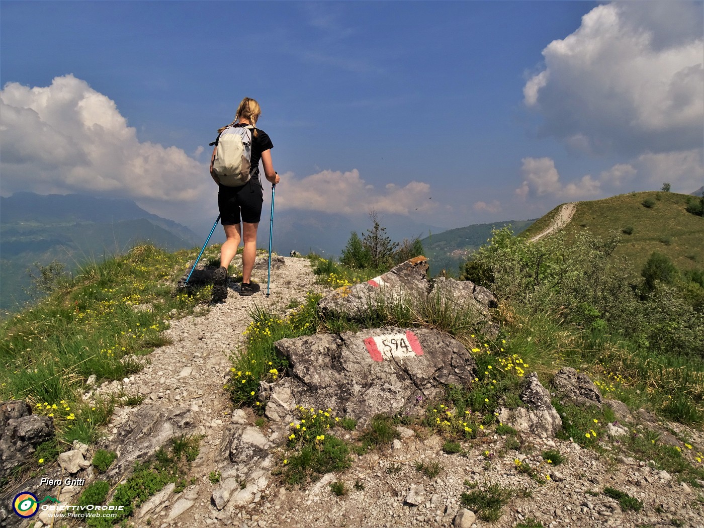 46 Salendo sulla linea taglia-fuoco.JPG